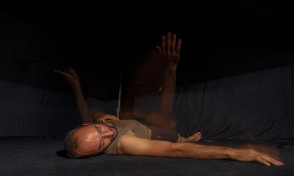 découvrez des informations sur la torture génitale, ses implications et ses conséquences dans un contexte informatif et éducatif.