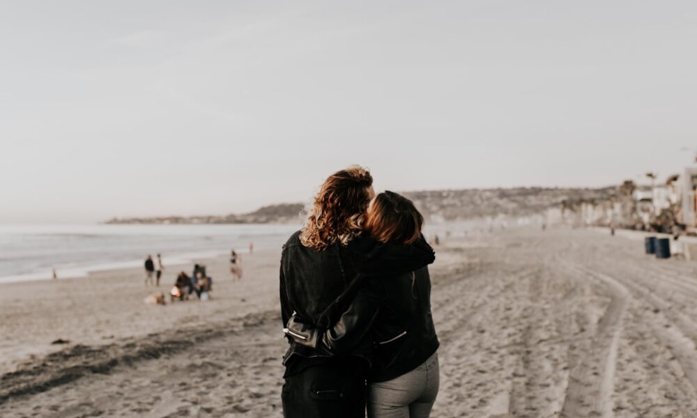 découvrez la thérapie pour les relations ouvertes : conseils, communication et gestion des émotions pour construire une relation saine et épanouissante.