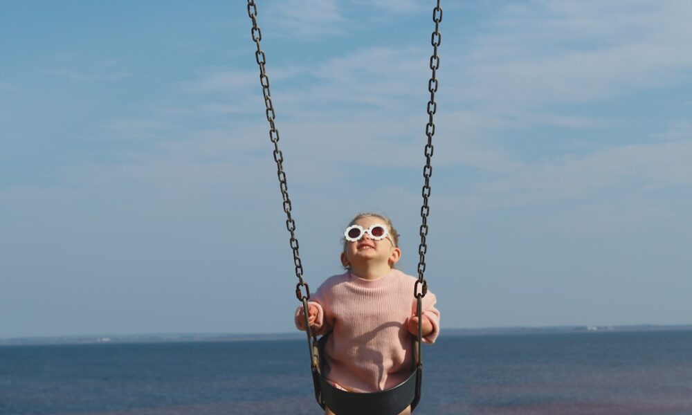 découvrez le swinging, un mode de vie où les couples échangent leurs partenaires pour explorer de nouvelles expériences en toute confiance et respect.