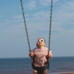 découvrez le swinging, un mode de vie où les couples échangent leurs partenaires pour explorer de nouvelles expériences en toute confiance et respect.